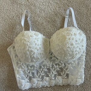 Elegant White Lace Bustier